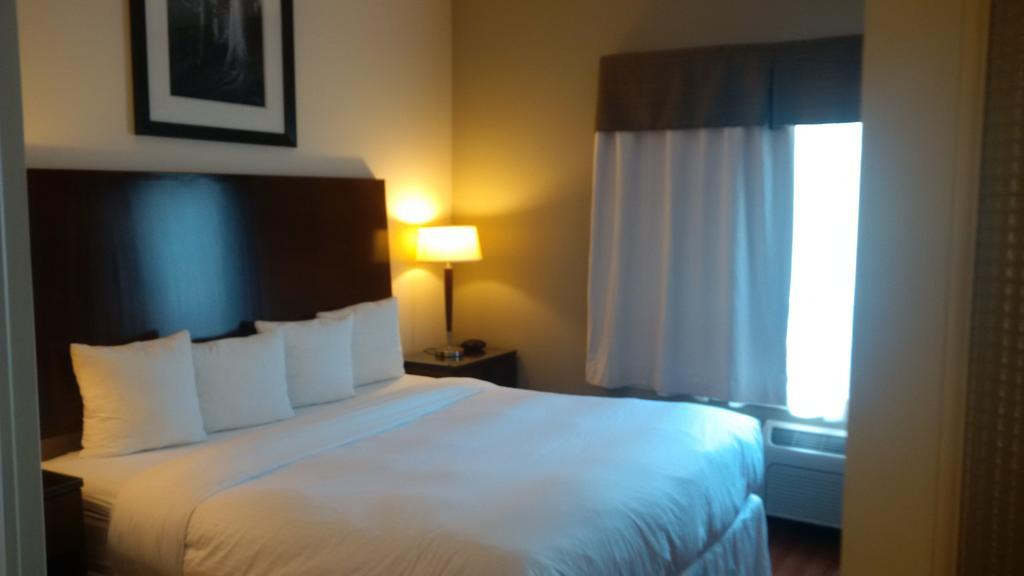Sigma Inn & Suites Hudson'S Hope Hudsons Hope Экстерьер фото