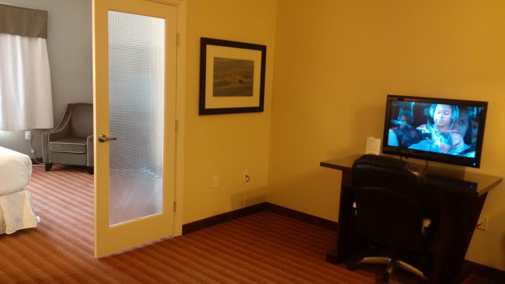 Sigma Inn & Suites Hudson'S Hope Hudsons Hope Экстерьер фото