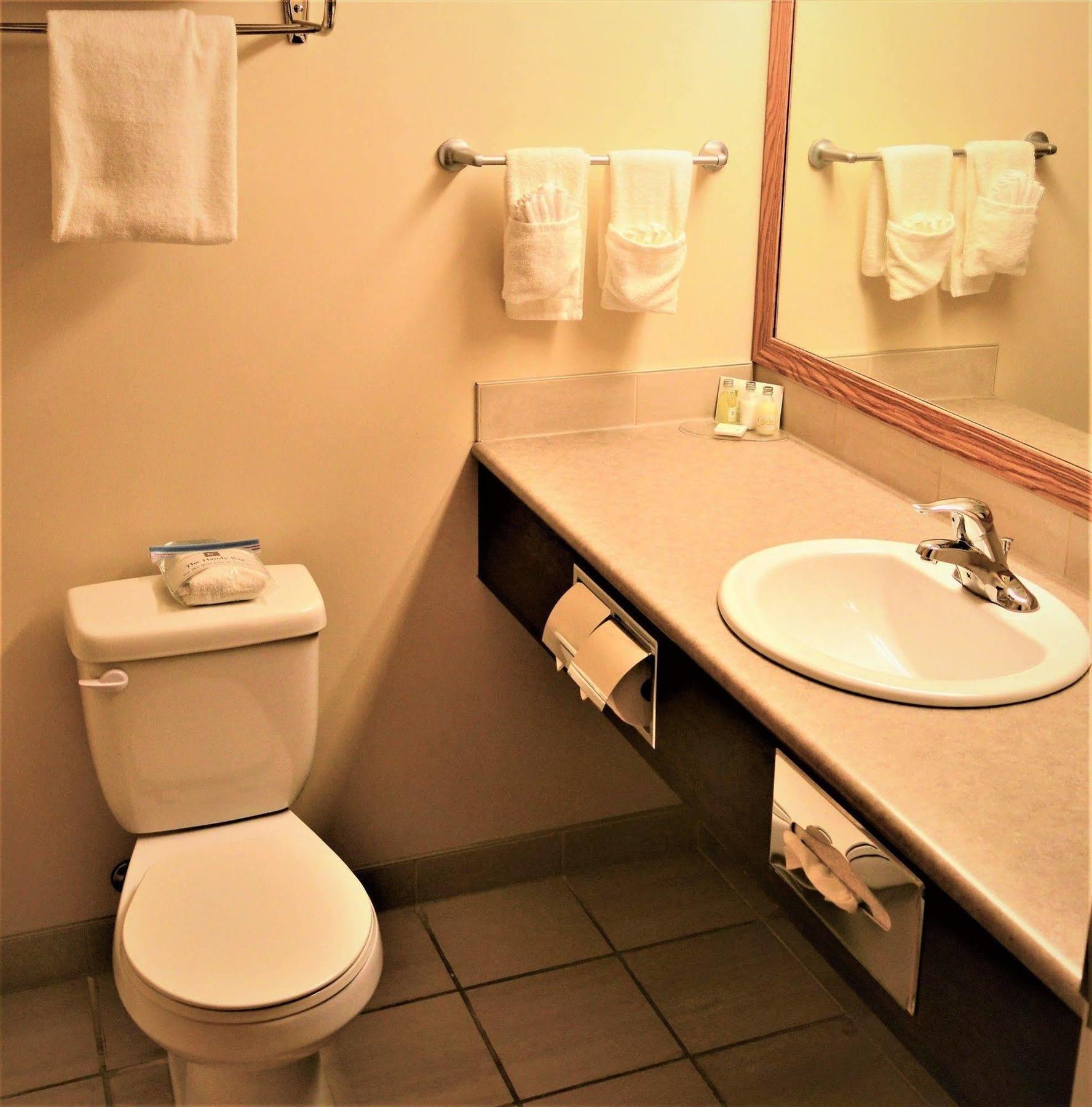 Sigma Inn & Suites Hudson'S Hope Hudsons Hope Экстерьер фото