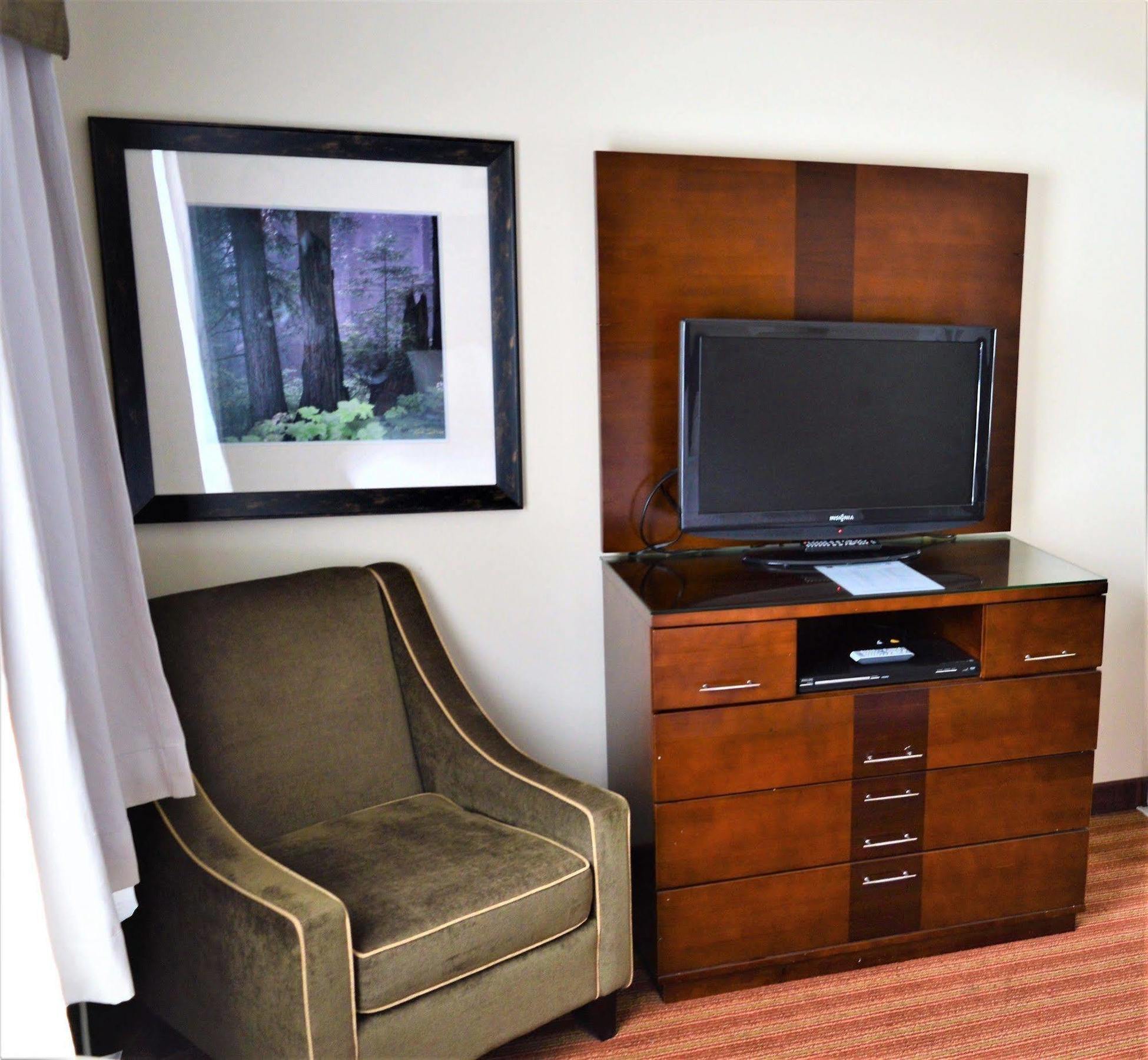Sigma Inn & Suites Hudson'S Hope Hudsons Hope Экстерьер фото