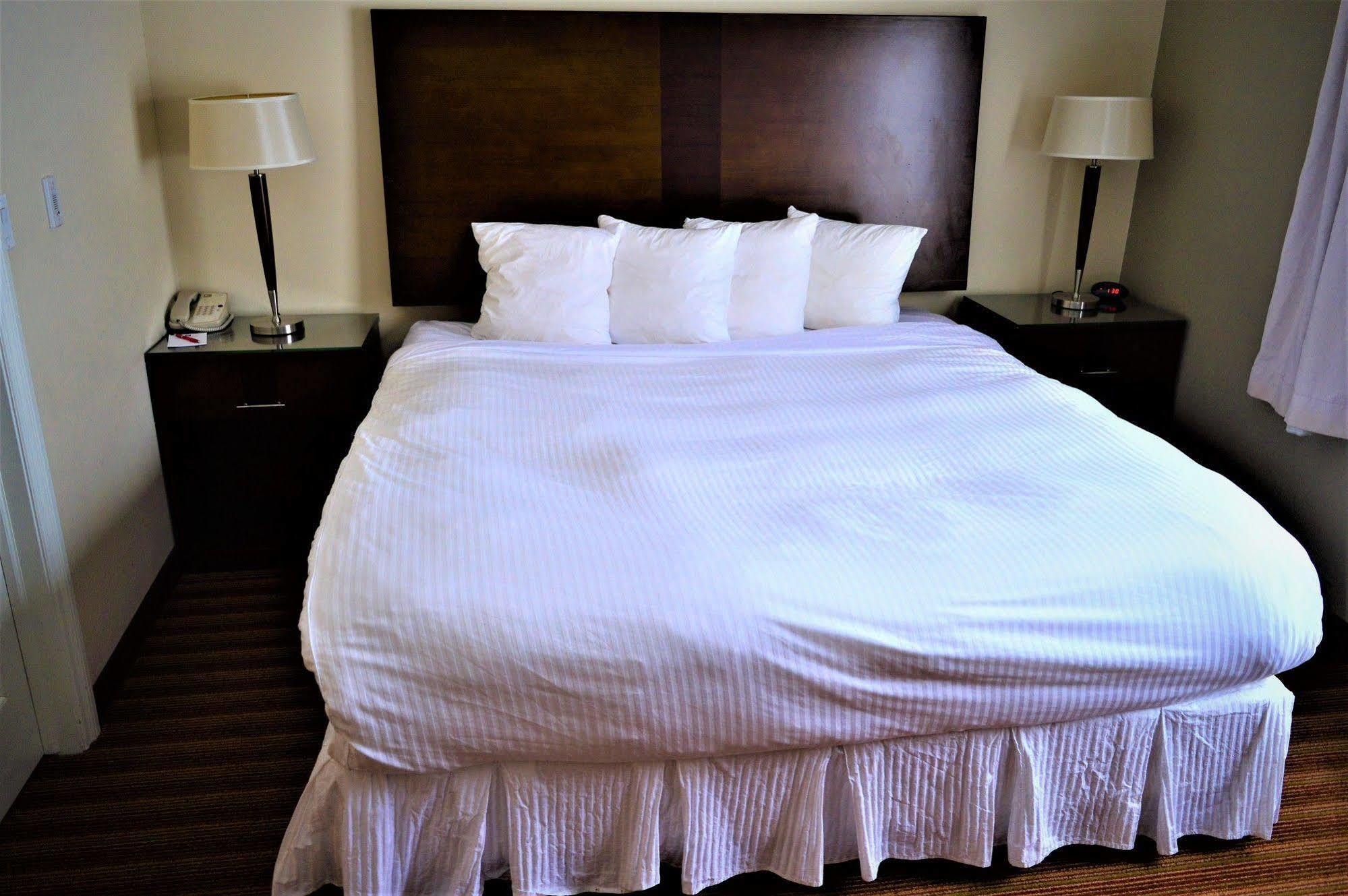 Sigma Inn & Suites Hudson'S Hope Hudsons Hope Экстерьер фото