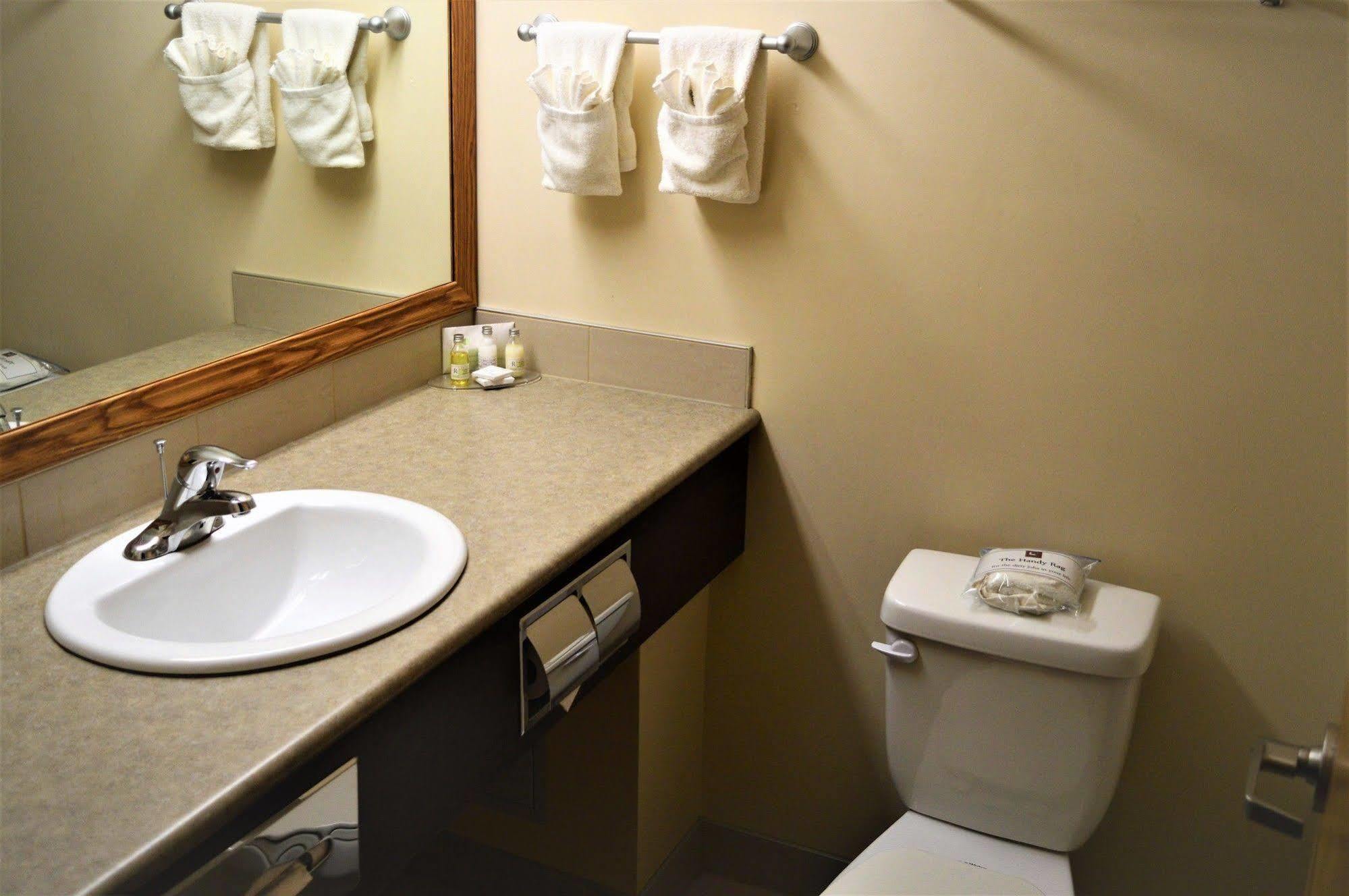 Sigma Inn & Suites Hudson'S Hope Hudsons Hope Экстерьер фото